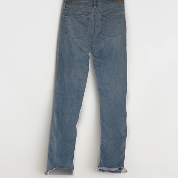 American Eagle Stretch Distressed Thrashed Women Lght Blue Jeans Sz 4 Extra Long - Picture 2 of 8